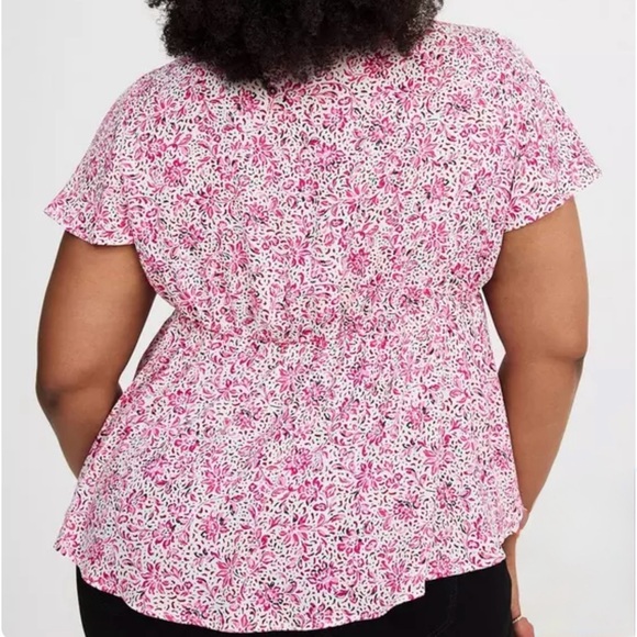 NWT Torrid Georgette Flutter V neck blouse “pretty Jacobien ditsy whisper white” - Picture 2 of 9